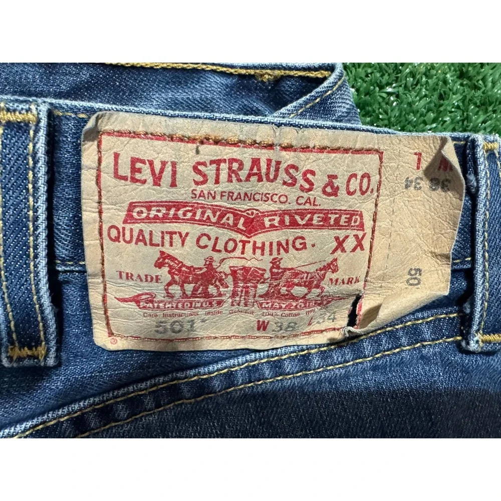 Levi's 501 Button Fly Jeans Mens Blue Denim Straight Leg Size‎ 38x34 Vintage Y2K